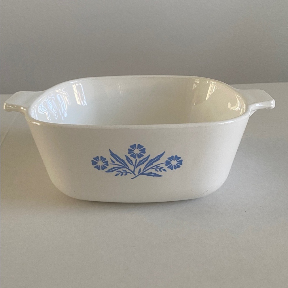 Vintage 1960's Corning Ware Blue Cornflower P-1 1/2 B 1 1/2 qt. Casserole Dish